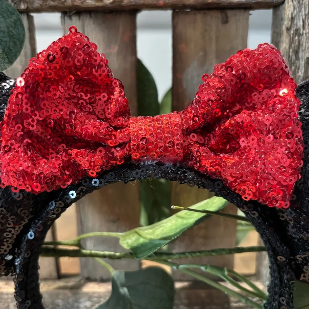 DISNEY MINNIR Sequin Black Ears with Red Bow Headband GITLS WOMEN